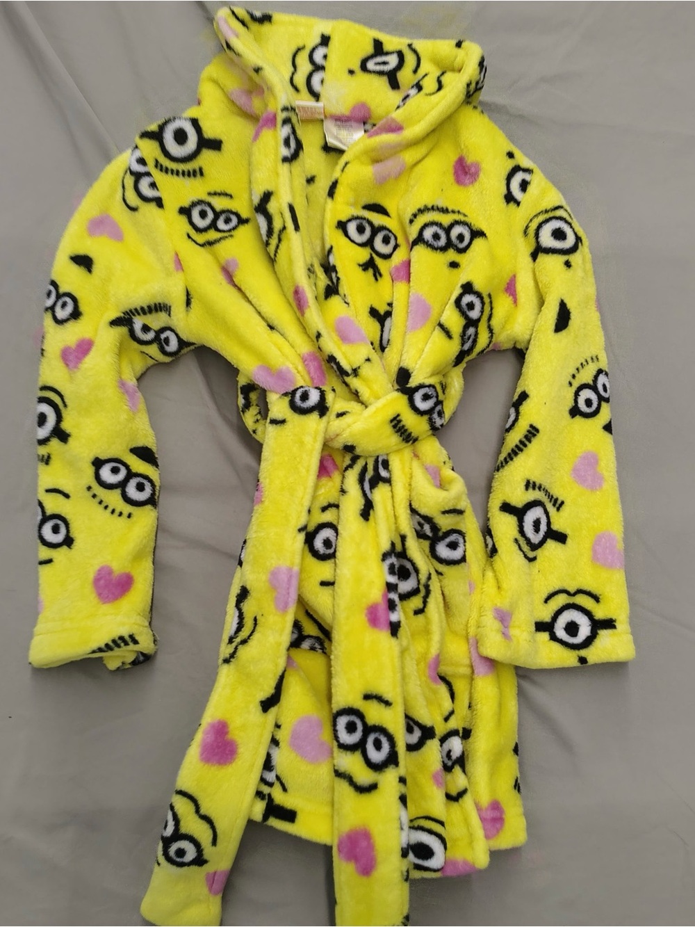 Universal Yellow Minions Plush Kids Robe with Pink Hearts Girls Size 6/6X
